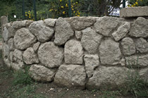 scampoli di tufo muro romano